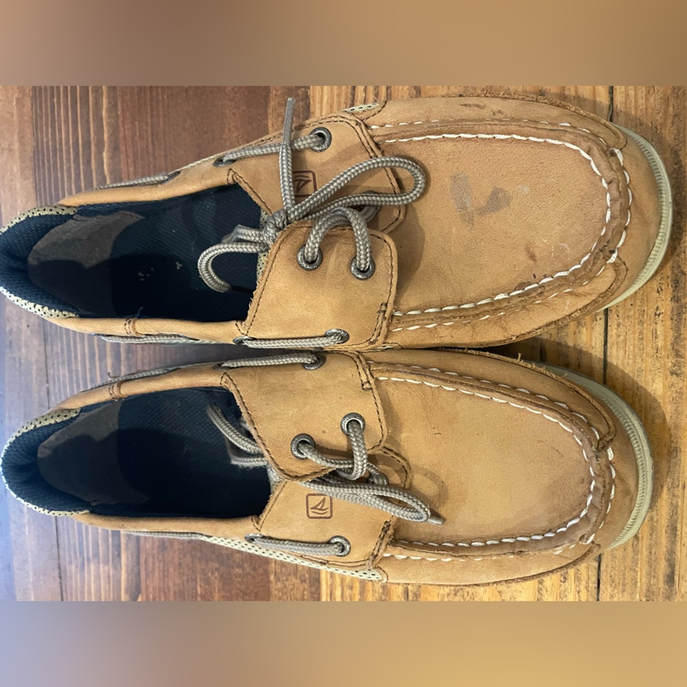 Sperry Men’s size 4 tan Boat Shoes